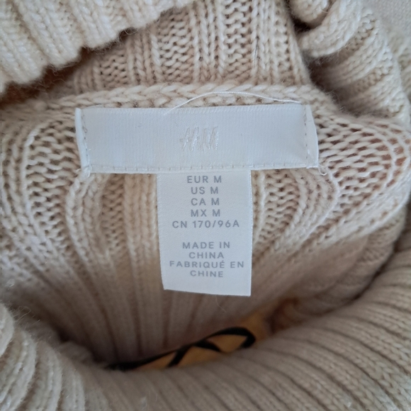 Women's H&M Ribbed Turtleneck Sweater Dress Cream White Long Sleeve Size Medium - Picture 5 of 8